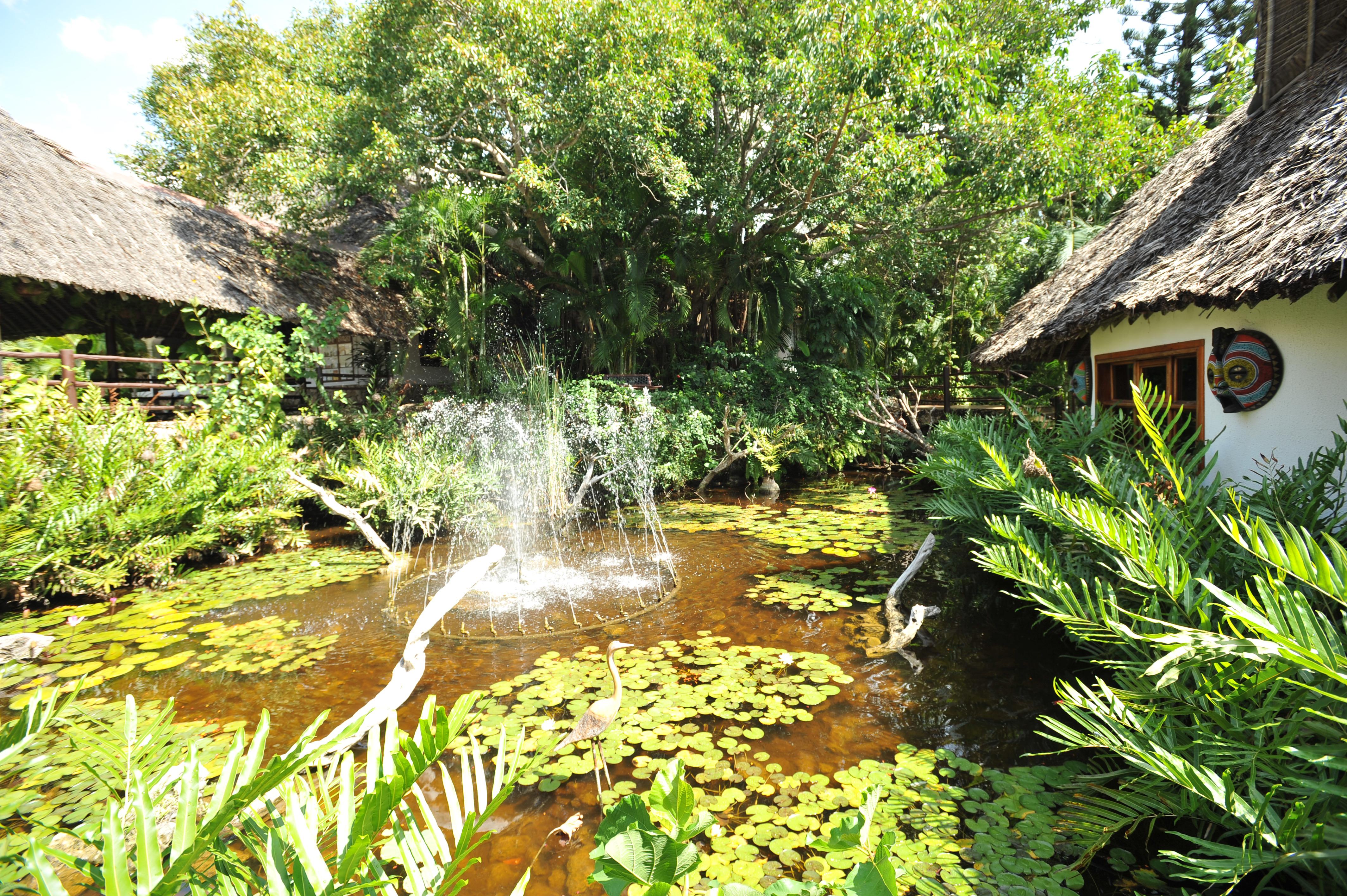 Leopard Beach Resort And Spa Diani Beach Eksteriør billede