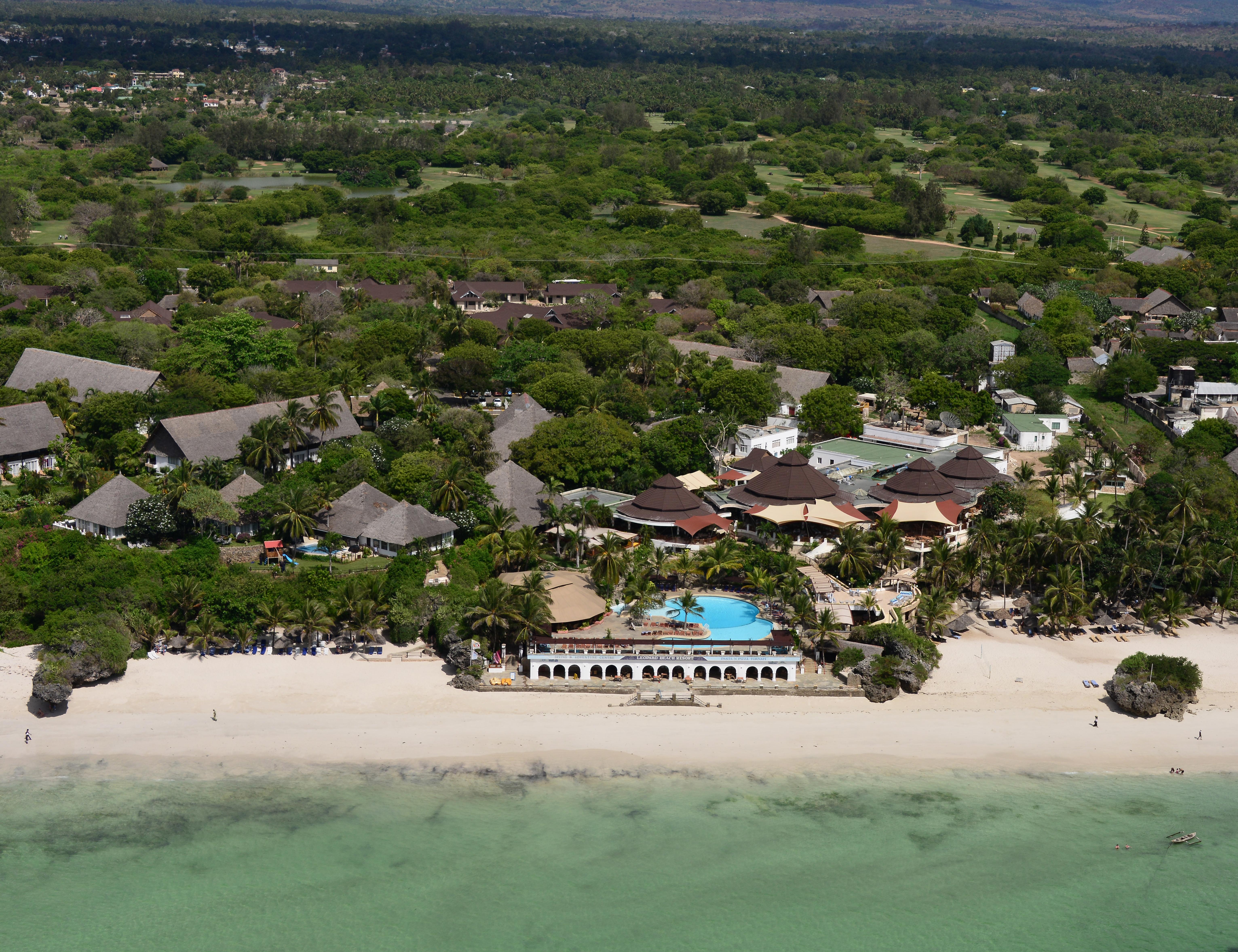 Leopard Beach Resort And Spa Diani Beach Eksteriør billede